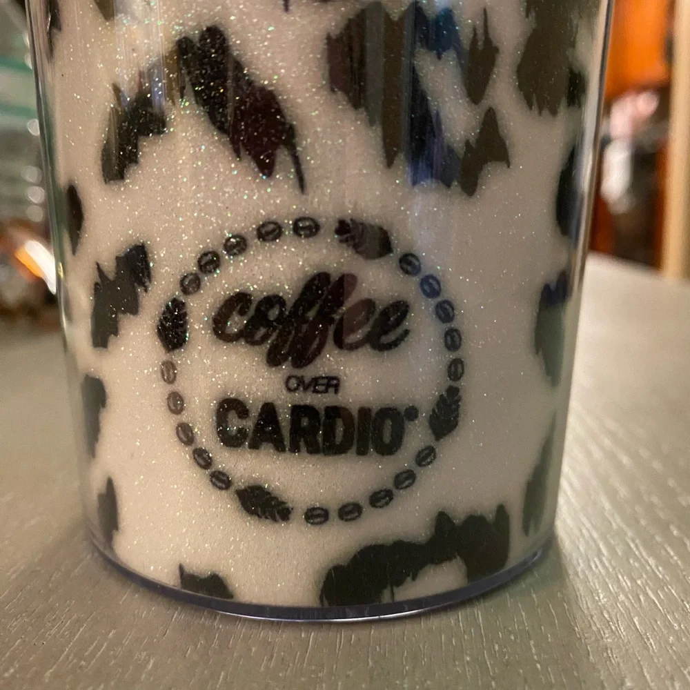 Leopard Print Tumbler with Red Lips Design